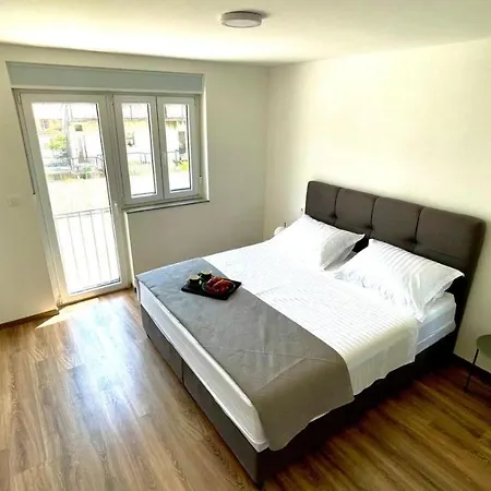 Studio Apartmani Kaja I Iva Sinj Exterior photo